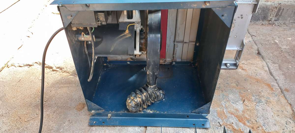 Table saw RYOBI with legs