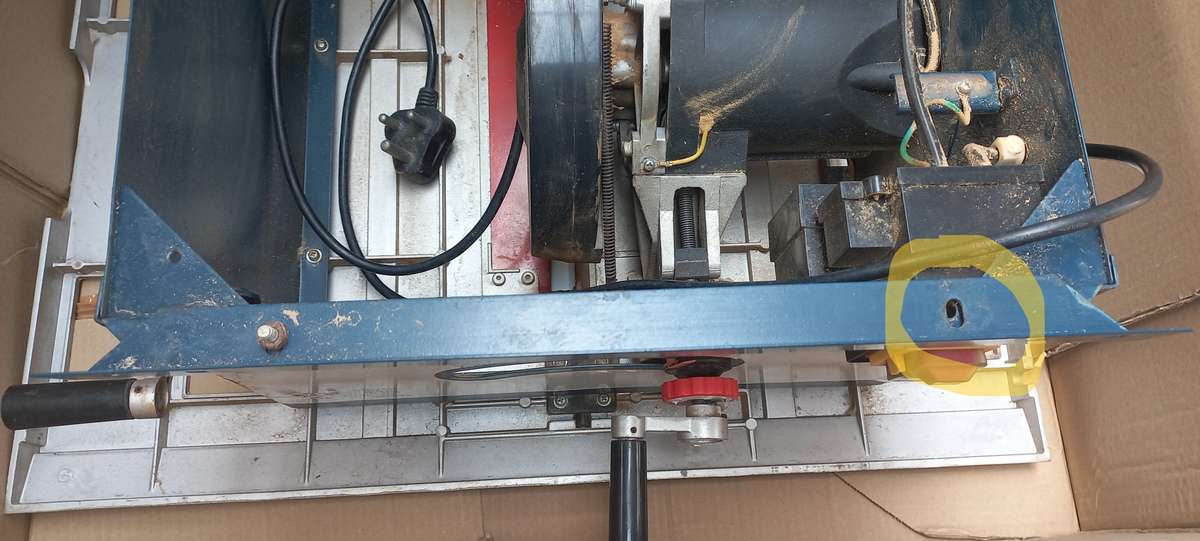 Table saw RYOBI with legs