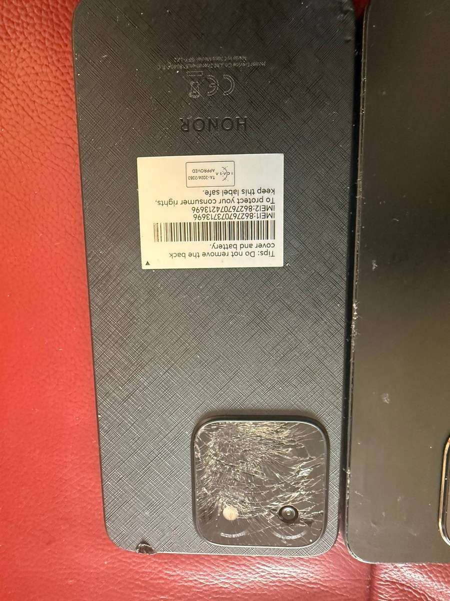 3 Honor phones for parts
