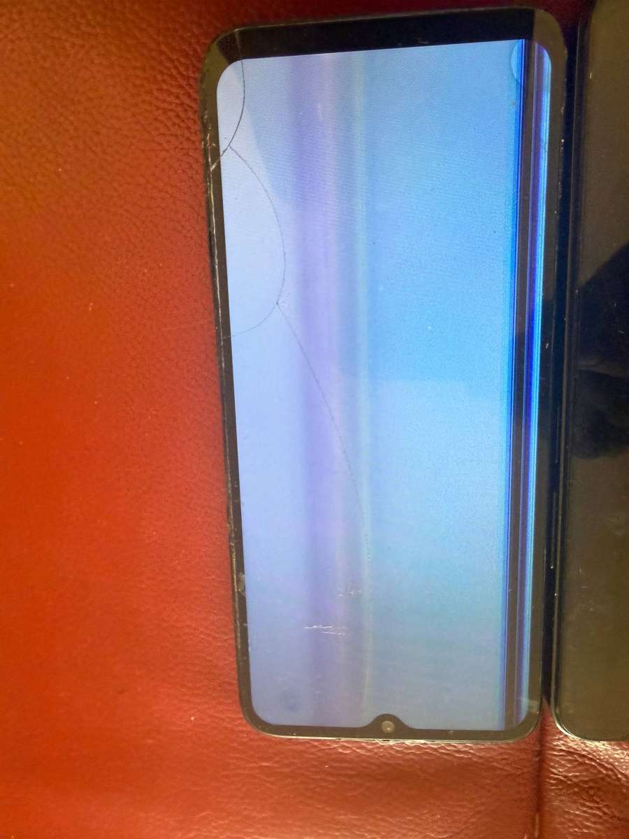 3 Honor phones for parts
