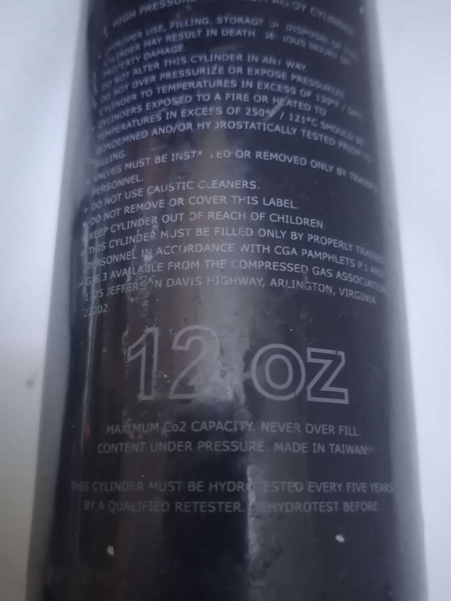 WARRIOR .68 CAL PAINTBALL GUN WITH SAFETY MASK - VERY GOOD CONDITION - SEE BELOW FOR INFO.