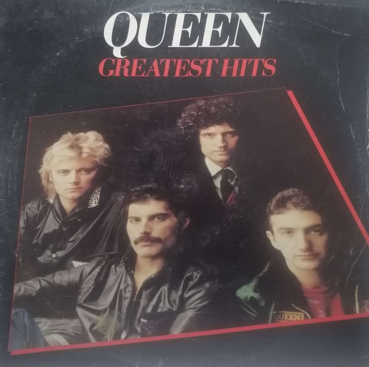 QUEEN (GREATEST HITS) - VINYL IN VERY GOOD COND. - SEE BELOW FOR INFO.