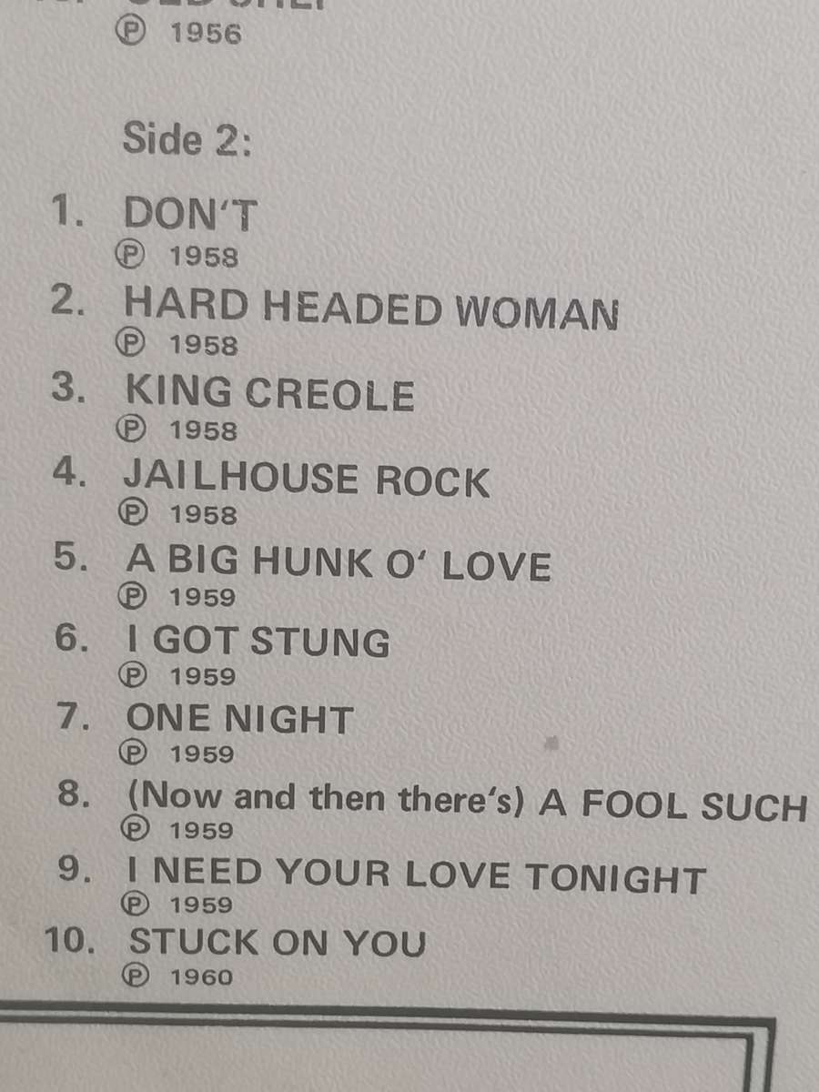 Elvis Plesley '40 Golden Hits' ,Double album ,Vinyl's in very good condition.