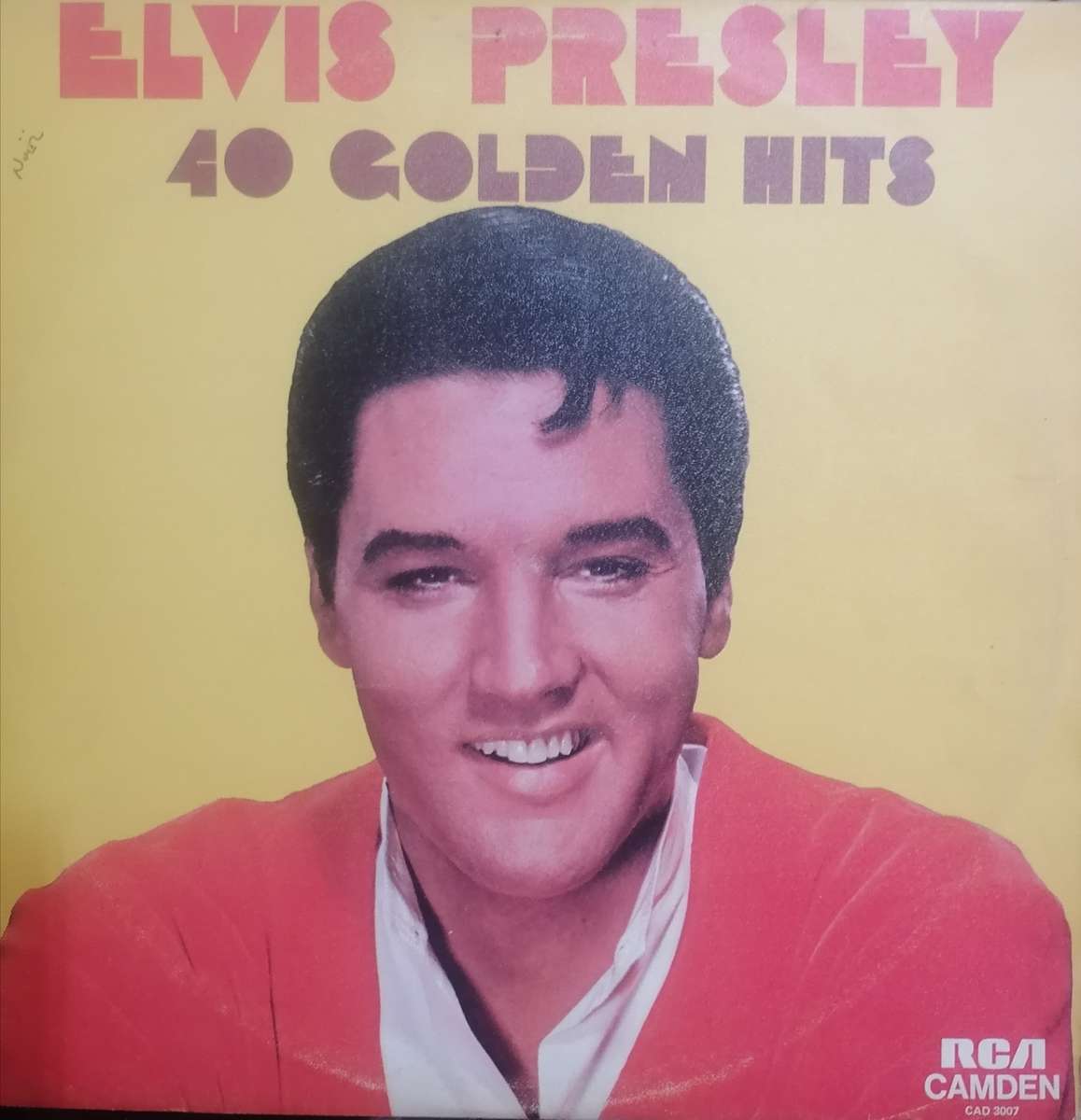 Elvis Plesley '40 Golden Hits' ,Double album ,Vinyl's in very good condition.