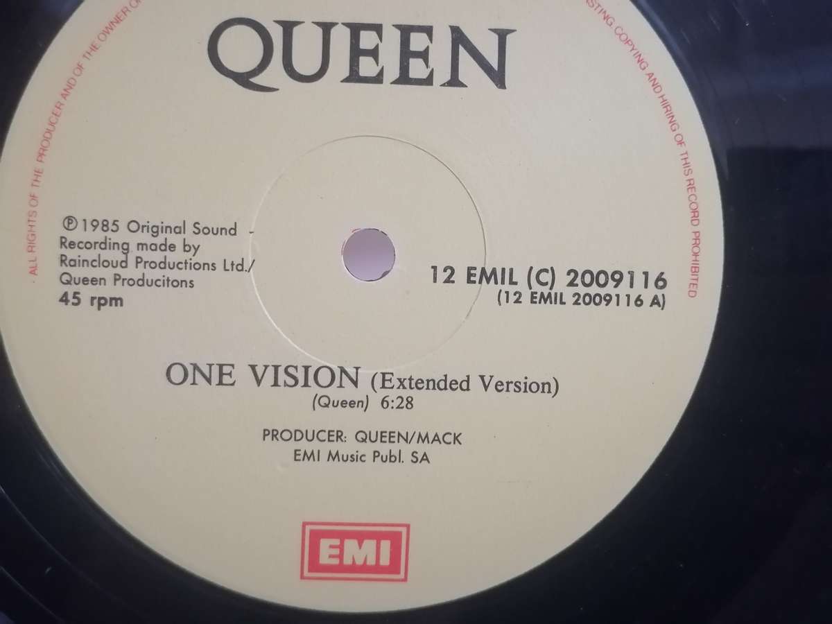 Queen, One Vision, exended vision, vinyl excellent.