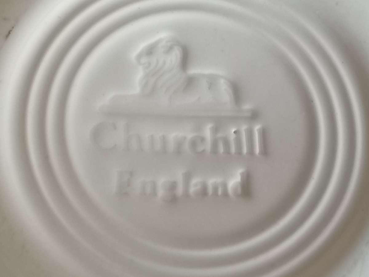 Churchill Blue Willow 32x piece Dinnerware set, excellent condition.