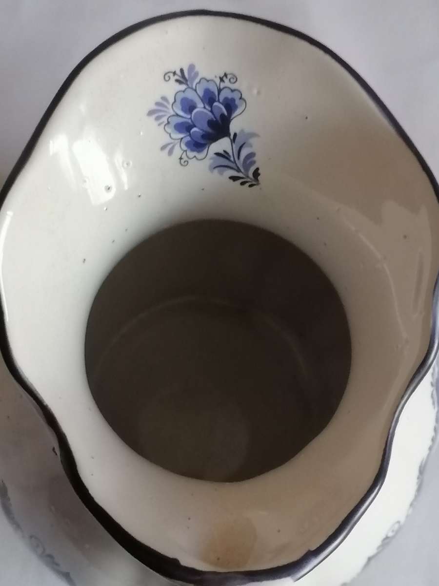 The Kruik Delfware (handmade) porcelain milk jar, in very good condition.