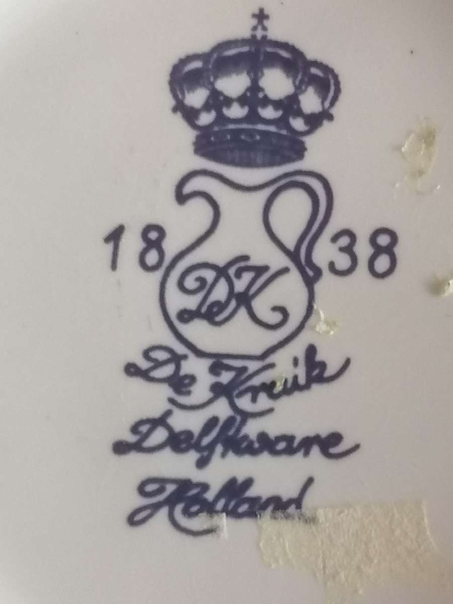 The Kruik Delfware (handmade) porcelain milk jar, in very good condition.