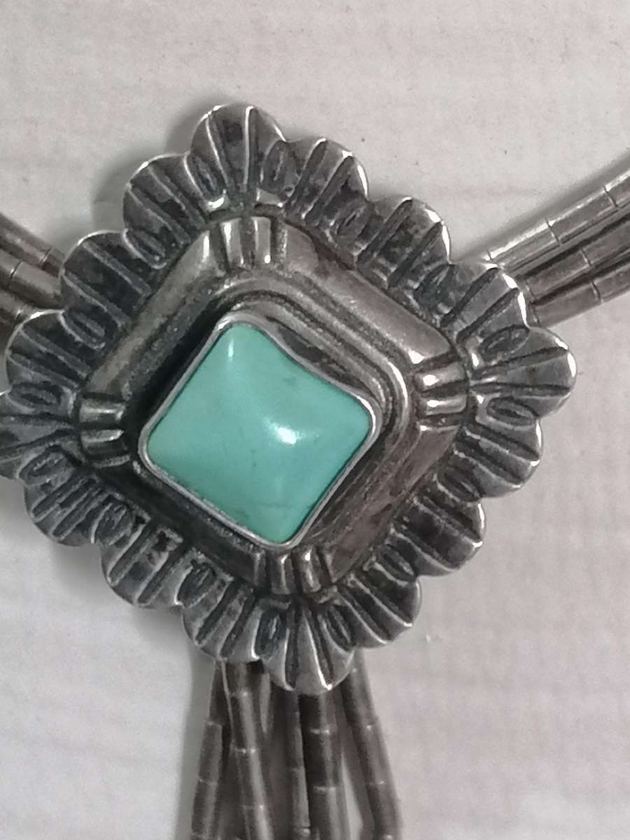 Vintage natural turquoise sterling silver necklace, with tripple snake chain.