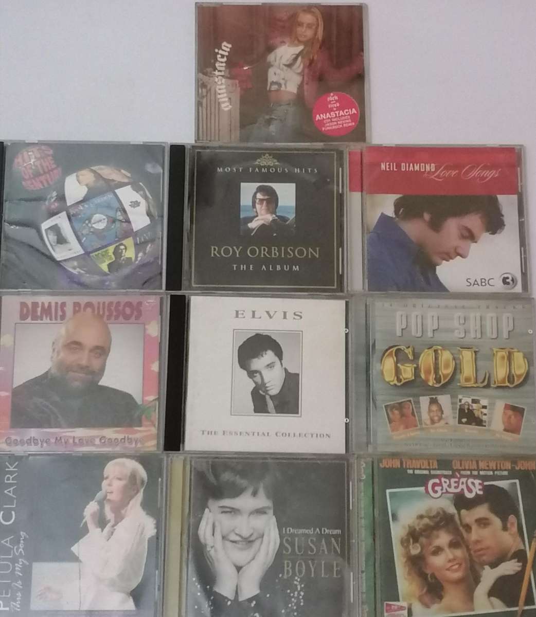 10x Top  original music CD's in very good condition.