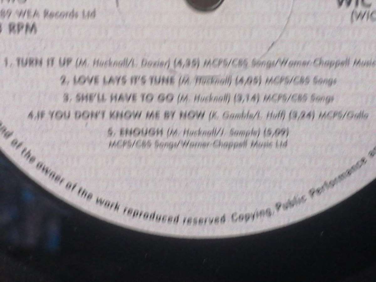 Simply Red, a New Flame, vinyl very good+.