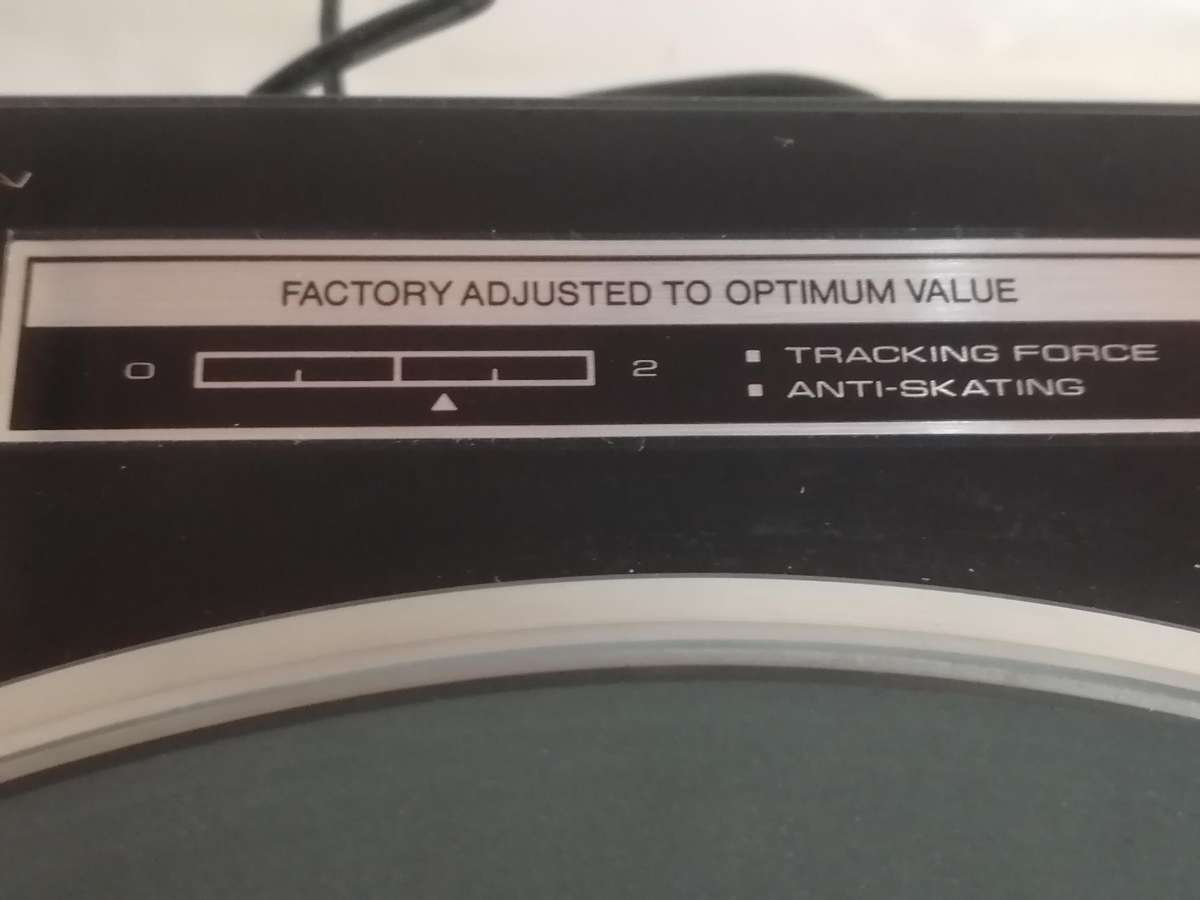 Pioneer PL-X332 Stereo Turntable in very good condition.