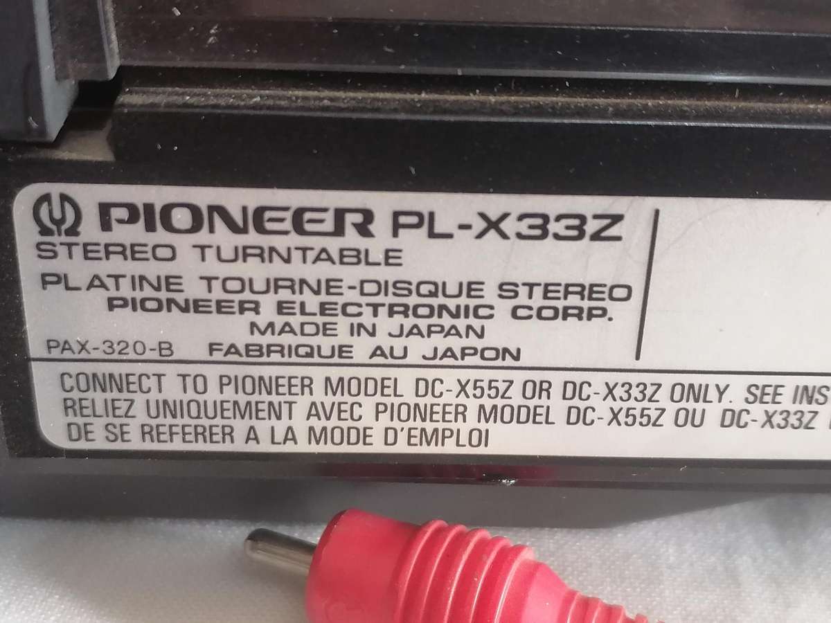 Pioneer PL-X332 Stereo Turntable in very good condition.