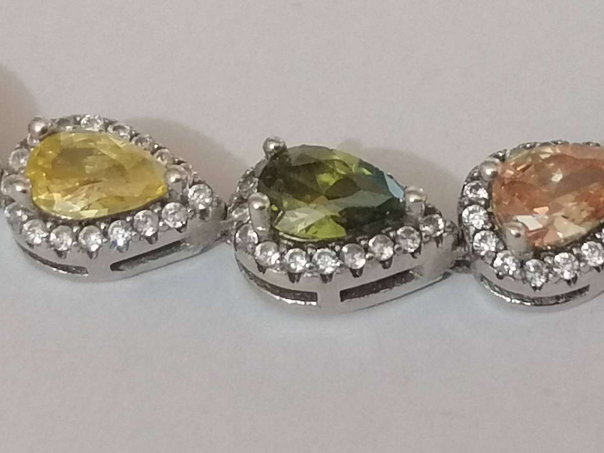 Stunning quality colour stone bracelet, sterling silver, 12.4 grams..