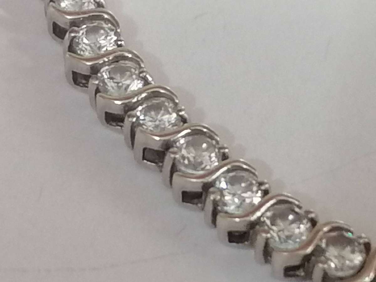 Quality Tennis bracelet, sterling silver, 11.1 grams.
