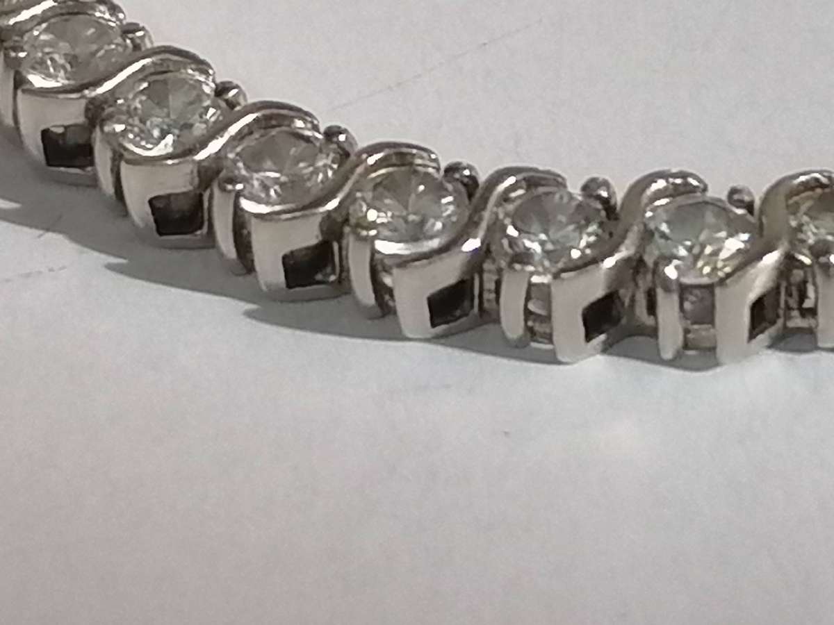 Quality Tennis bracelet, sterling silver, 11.1 grams.