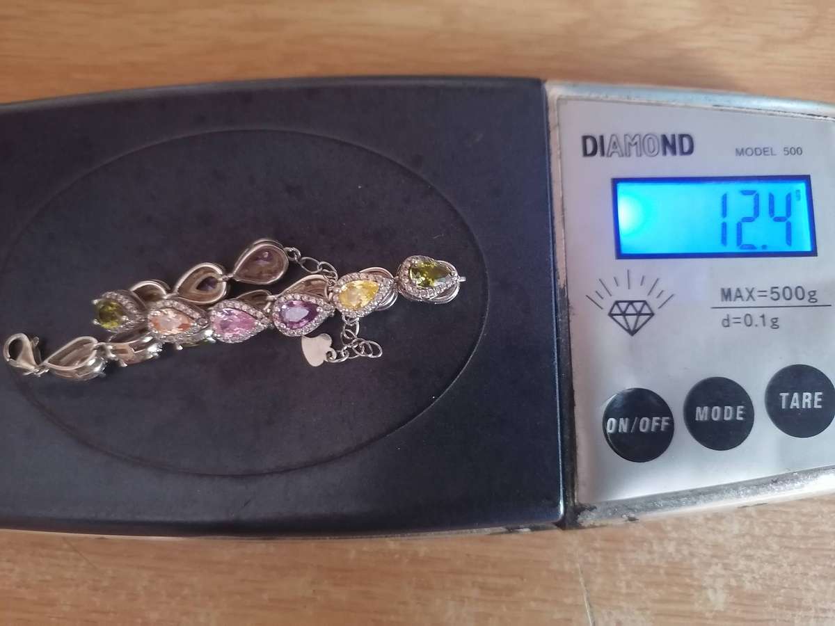 Stunning quality colour stone bracelet, sterling silver, 12.4 grams..