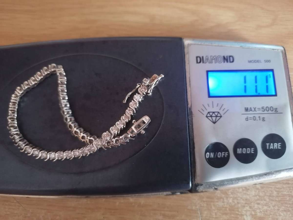 Quality Tennis bracelet, sterling silver, 11.1 grams.