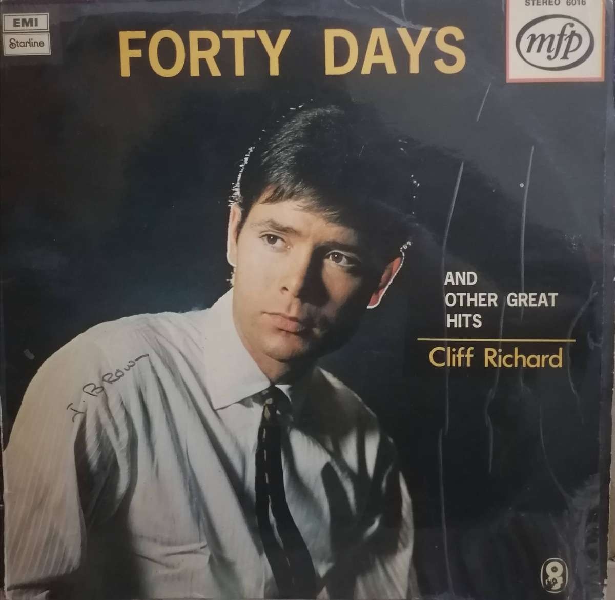 12x Cliff Richard albums, vinyl's very good to good.