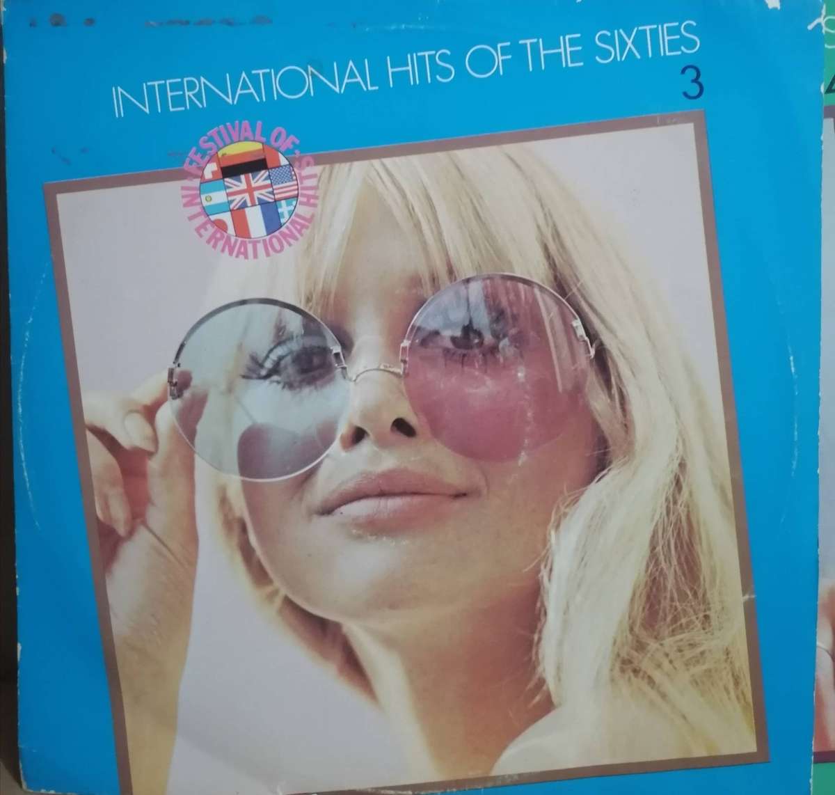 10x Festival of International hits volumes, vinyl's mostly excellent.
