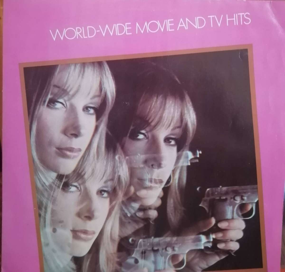 10x Festival of International hits volumes, vinyl's mostly excellent.