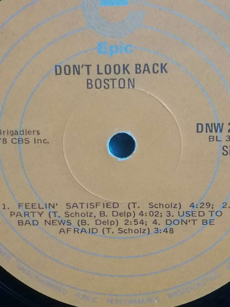 Boston, Don't look back, vinyl very good.