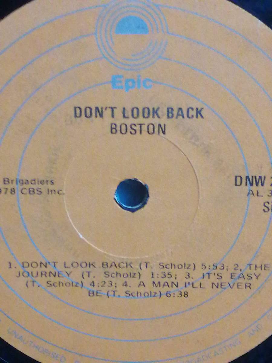 Boston, Don't look back, vinyl very good.