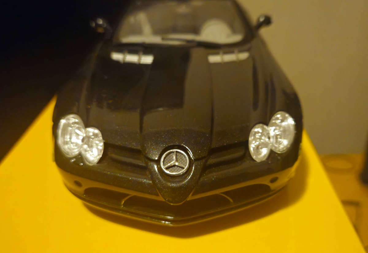 Mercedes-Benz SLR McLaren- 1/18