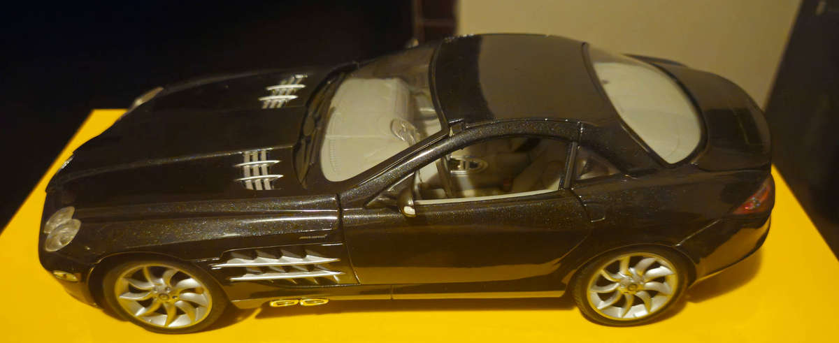 Mercedes-Benz SLR McLaren- 1/18