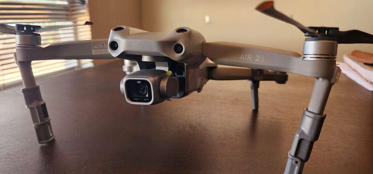 DJI Mavic Air 2s Flymore combo