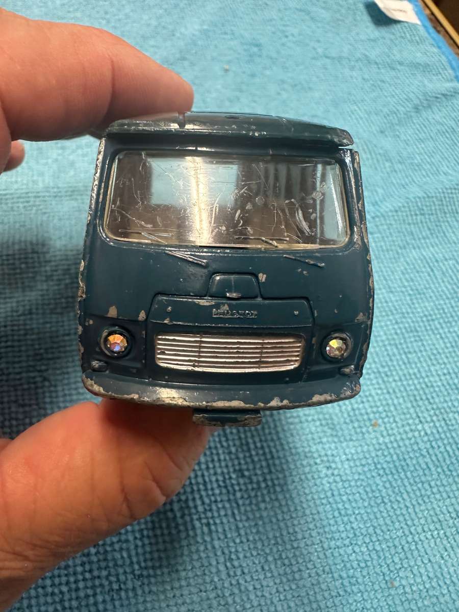 DINKY TOYS