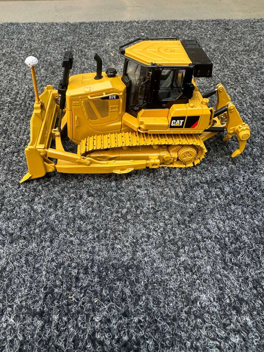 DINKY TOYS
