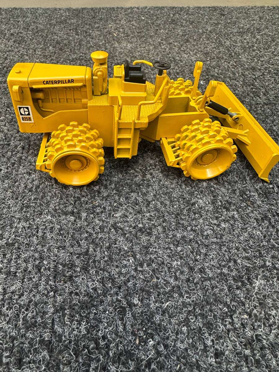 DINKY TOYS