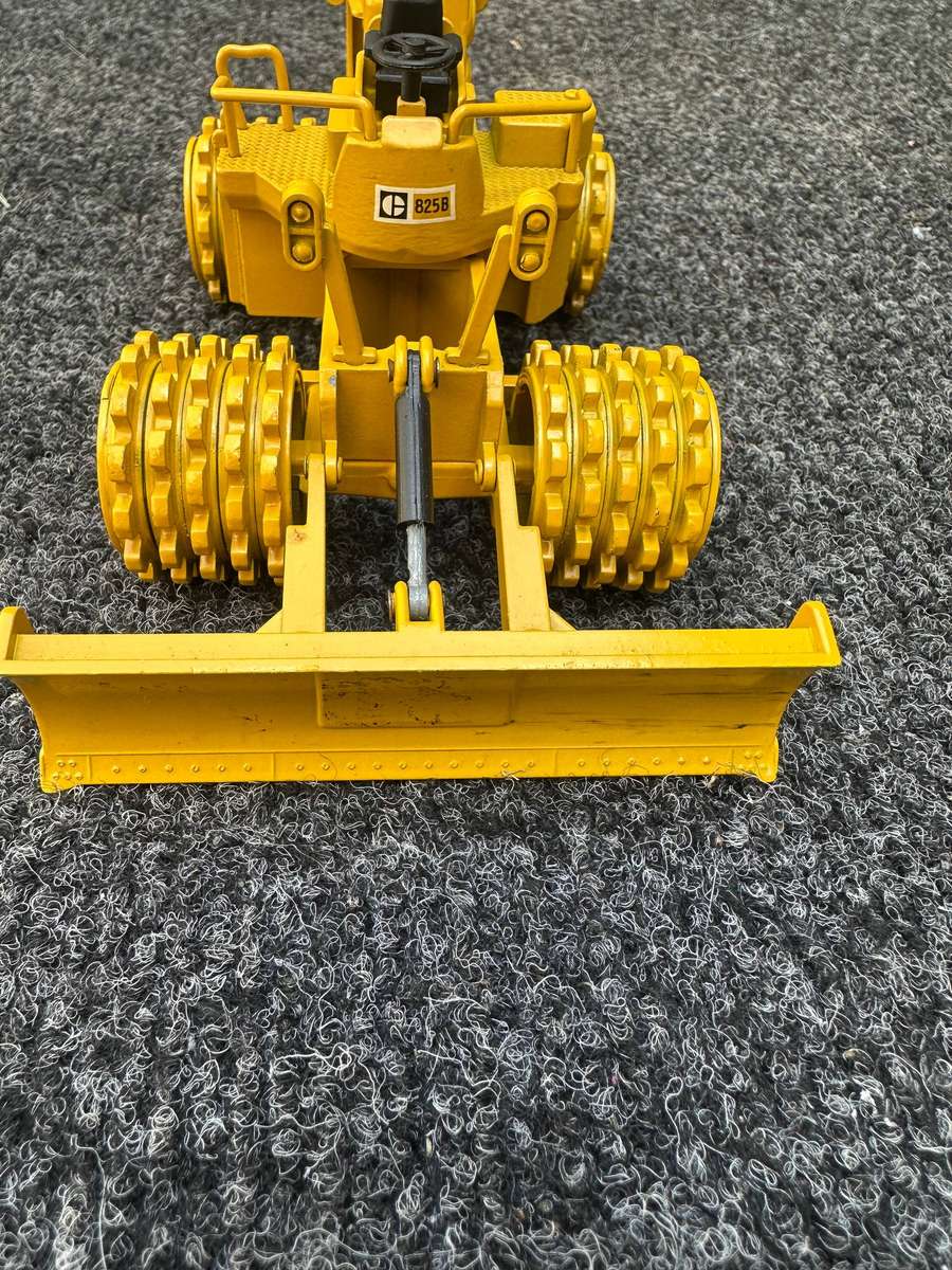 DINKY TOYS