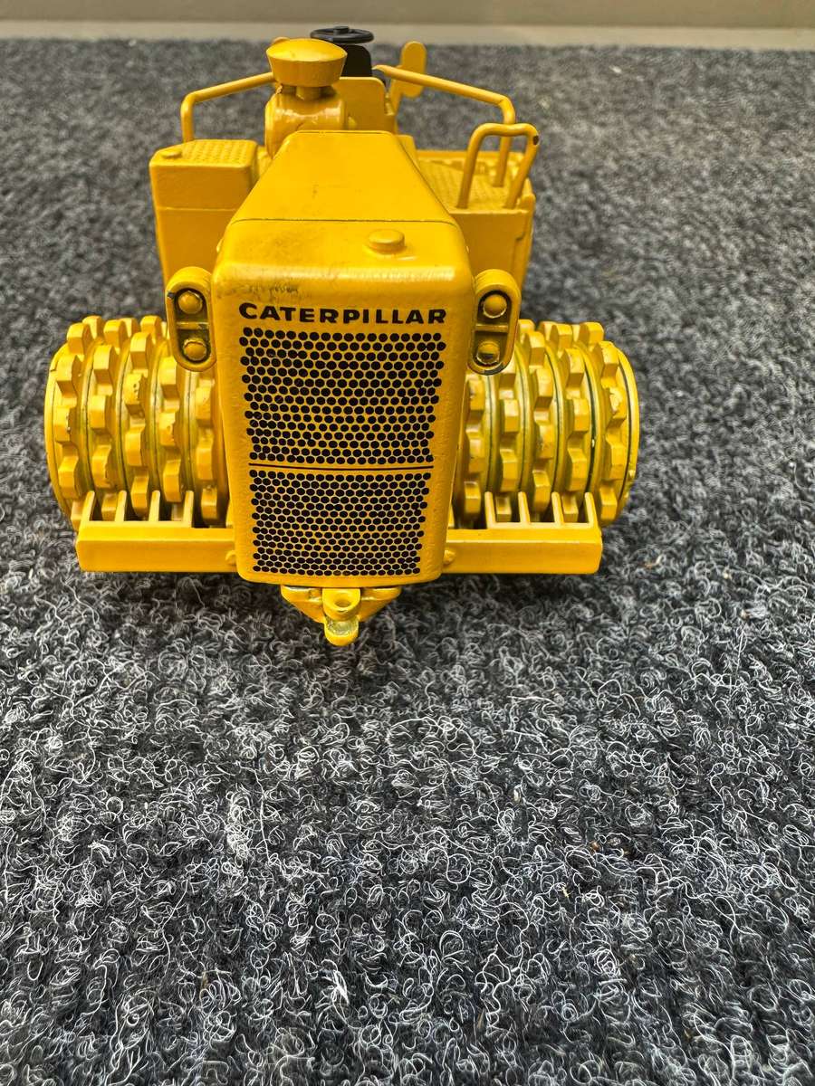 DINKY TOYS