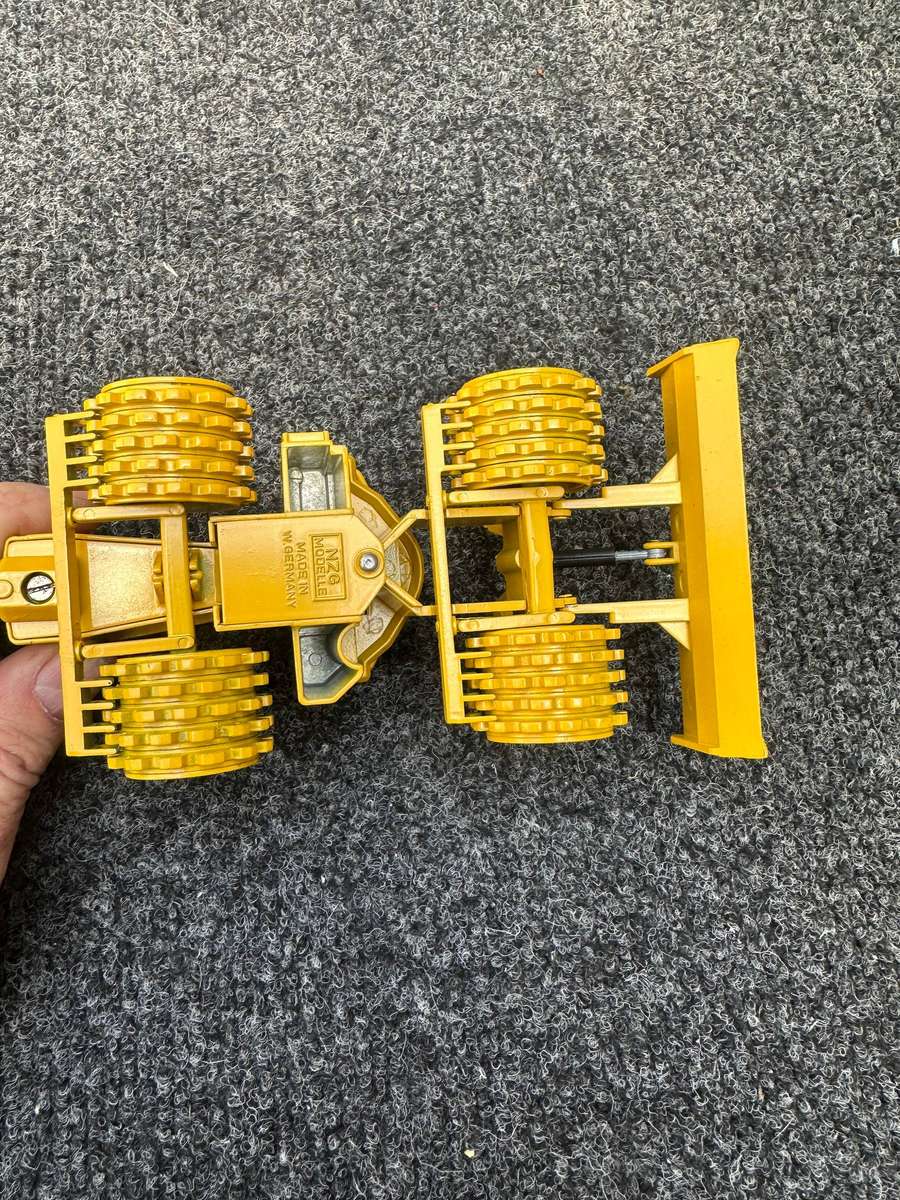 DINKY TOYS