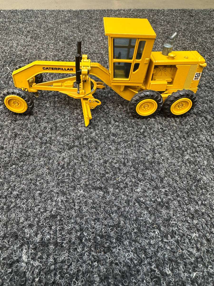 DINKY TOYS