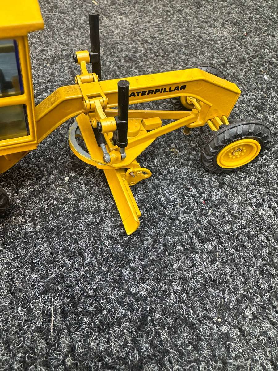 DINKY TOYS