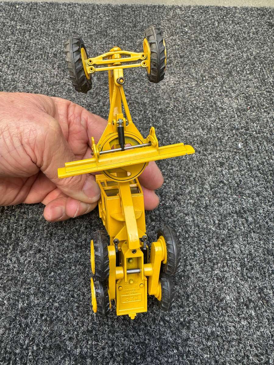 DINKY TOYS