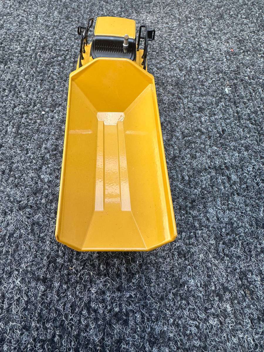 CATERPILLAR ARTICULATED TRUCK