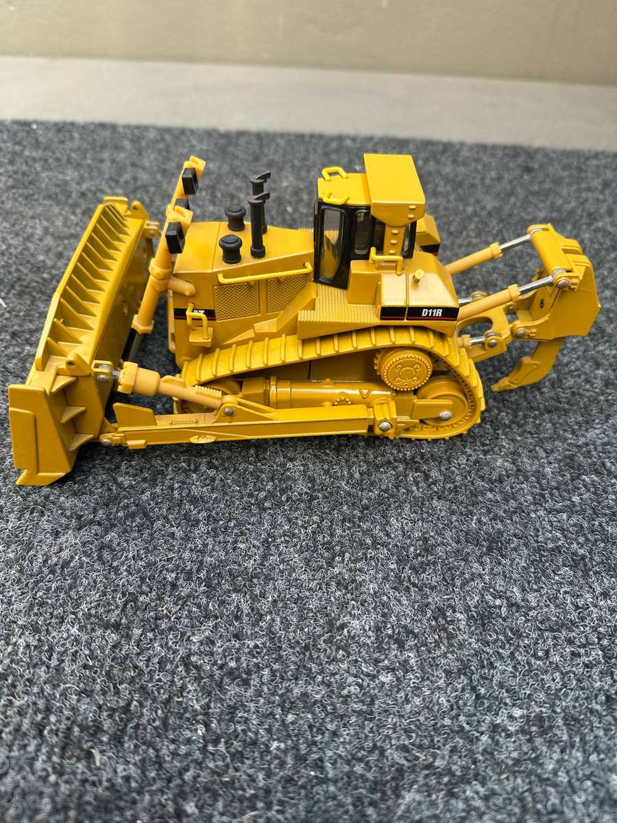 DINKY TOYS