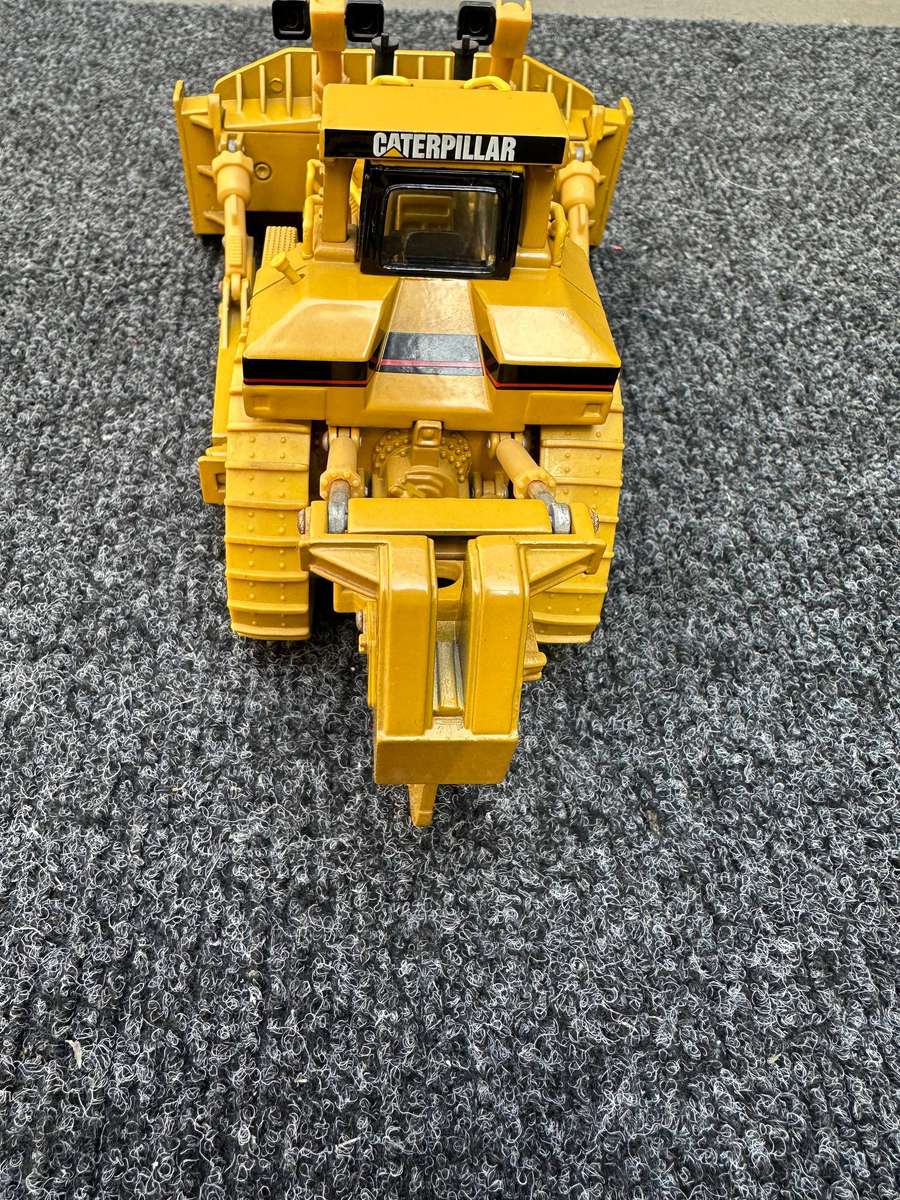 DINKY TOYS