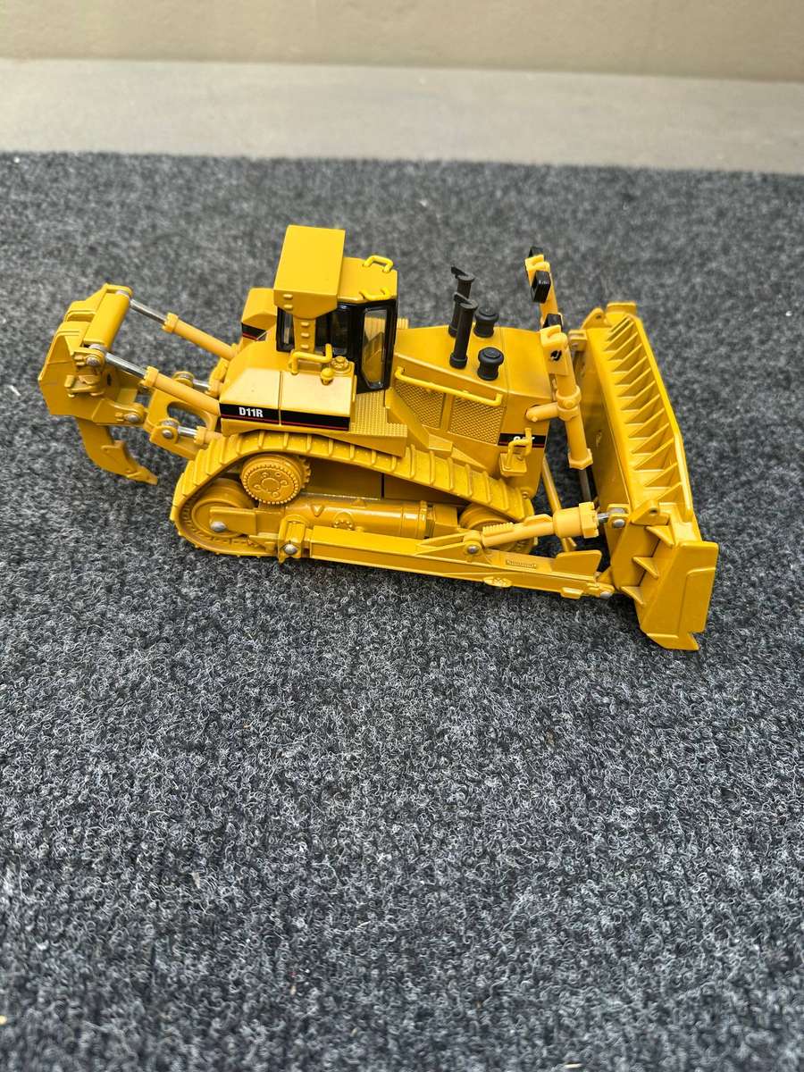 DINKY TOYS