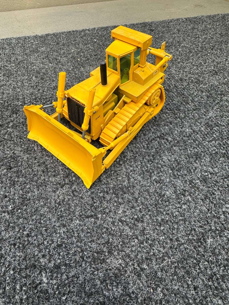 DINKY TOYS