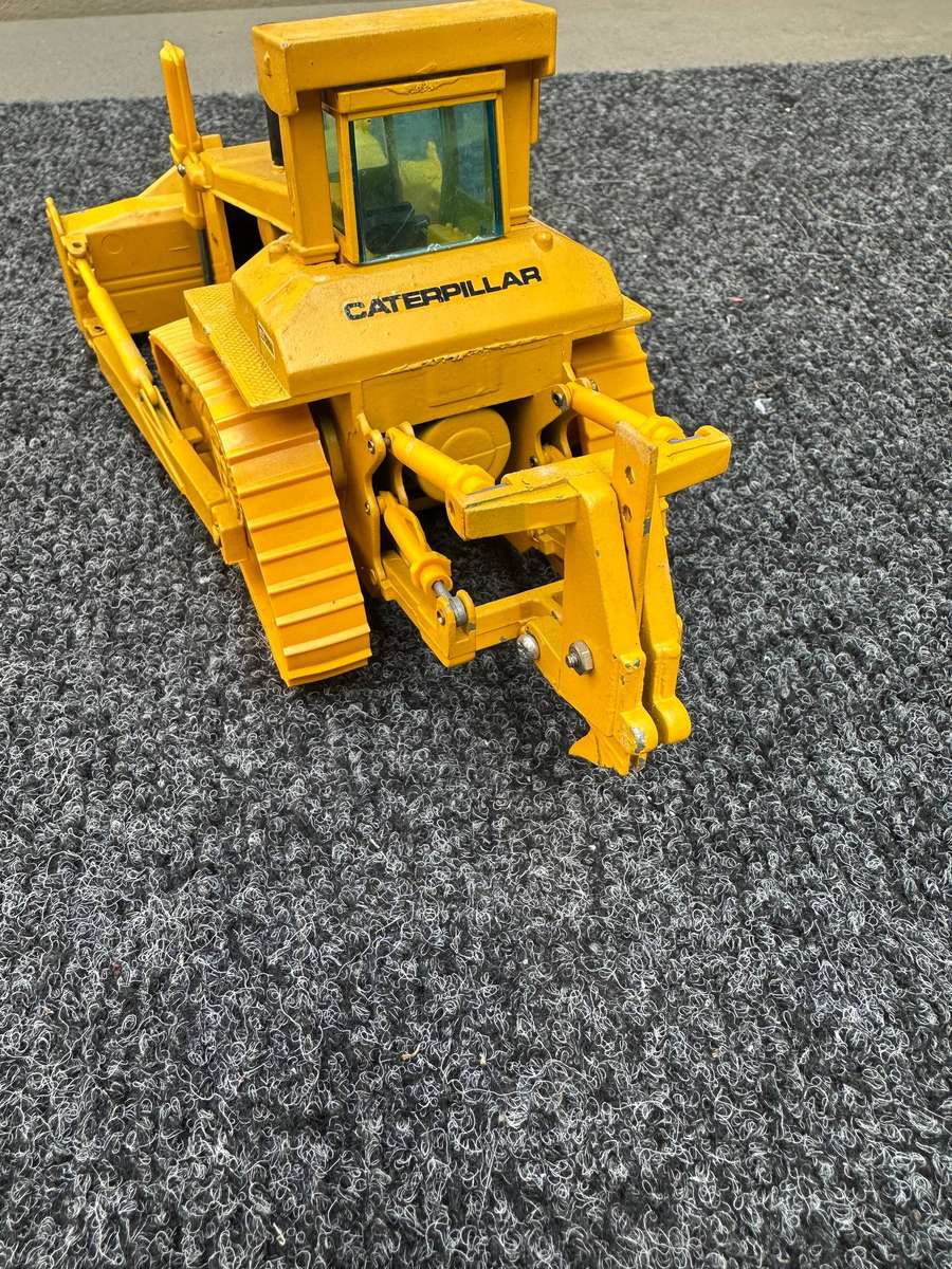 DINKY TOYS