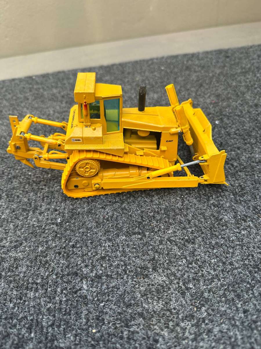 DINKY TOYS