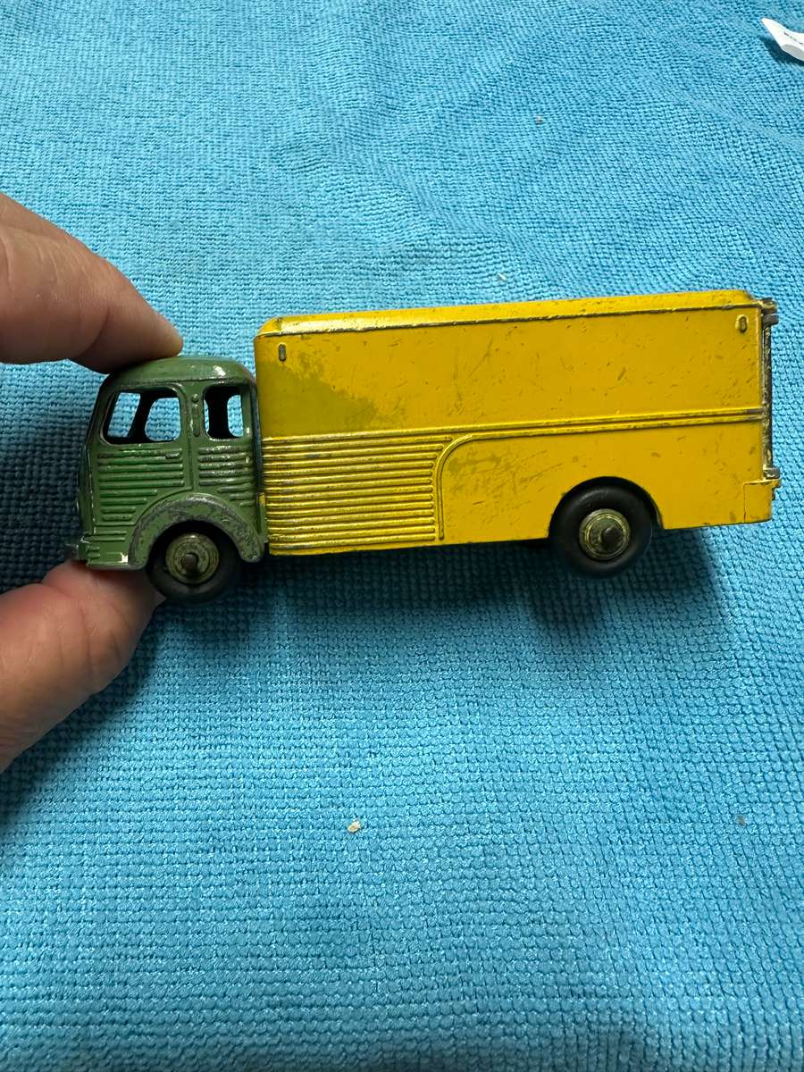 DINKY TOYS