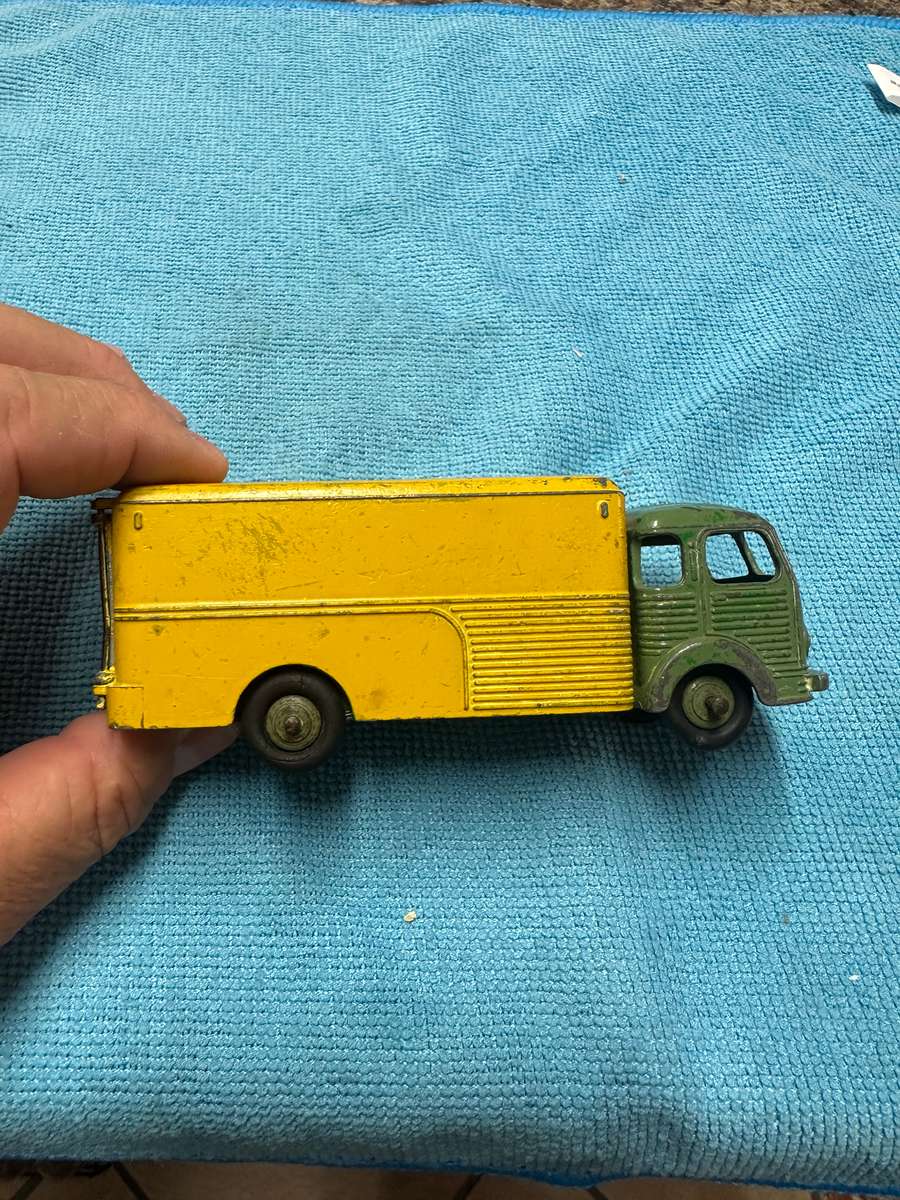 DINKY TOYS