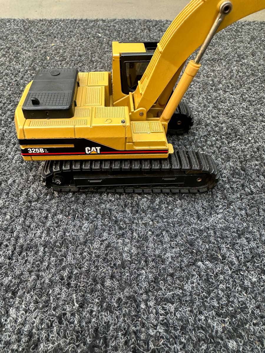 DINKY TOYS