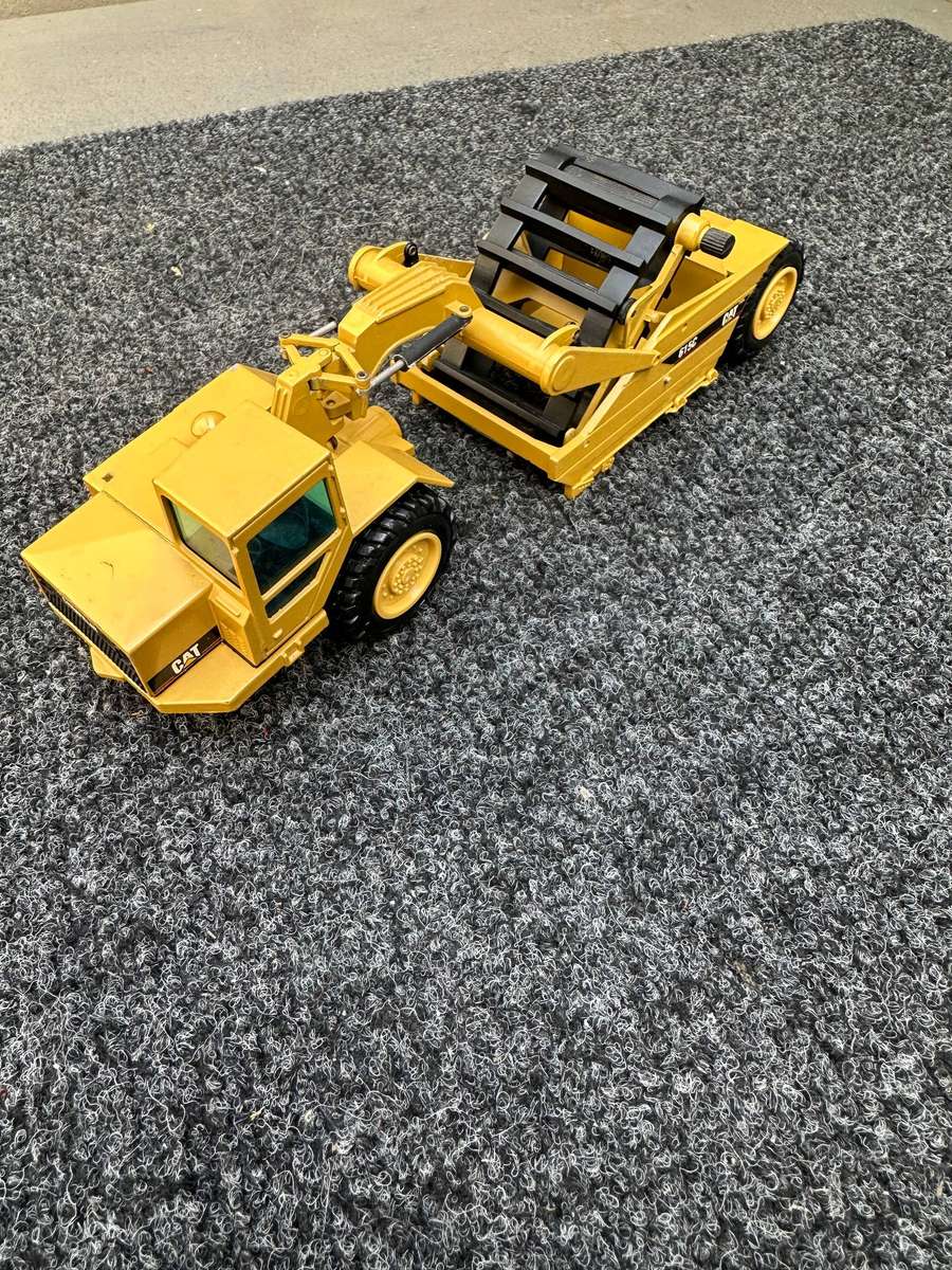 DINKY TOYS